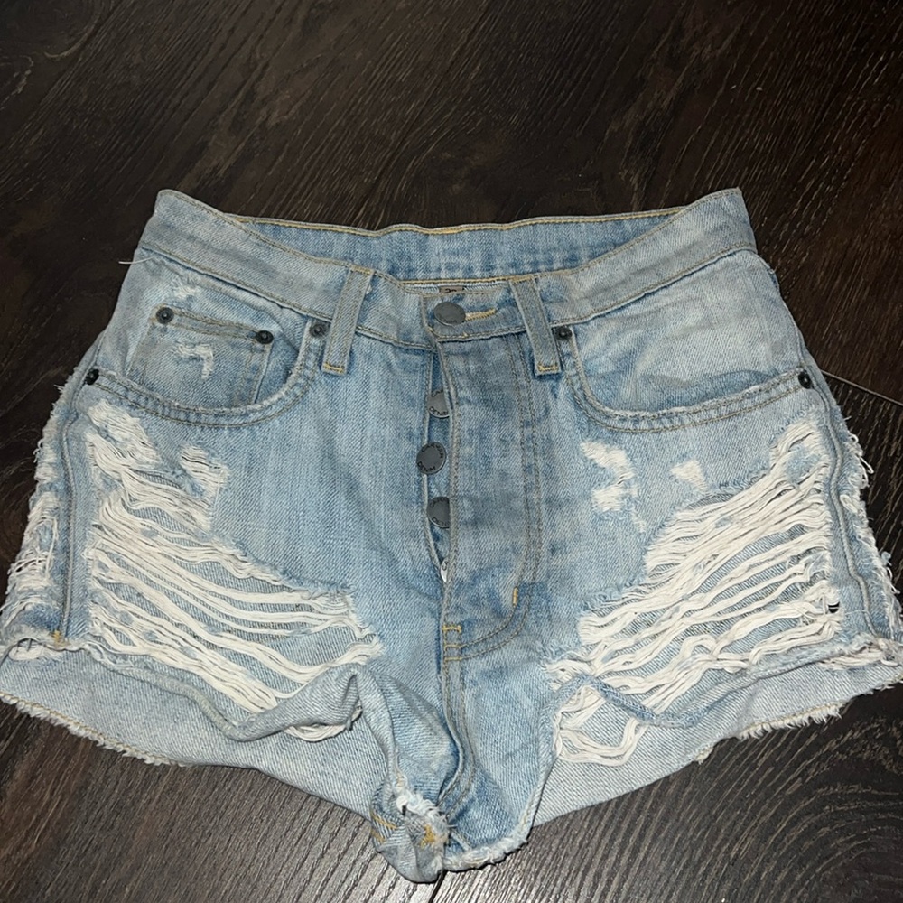 LF Carmar Tititiana Light Denim Ripped Shorts Size 23